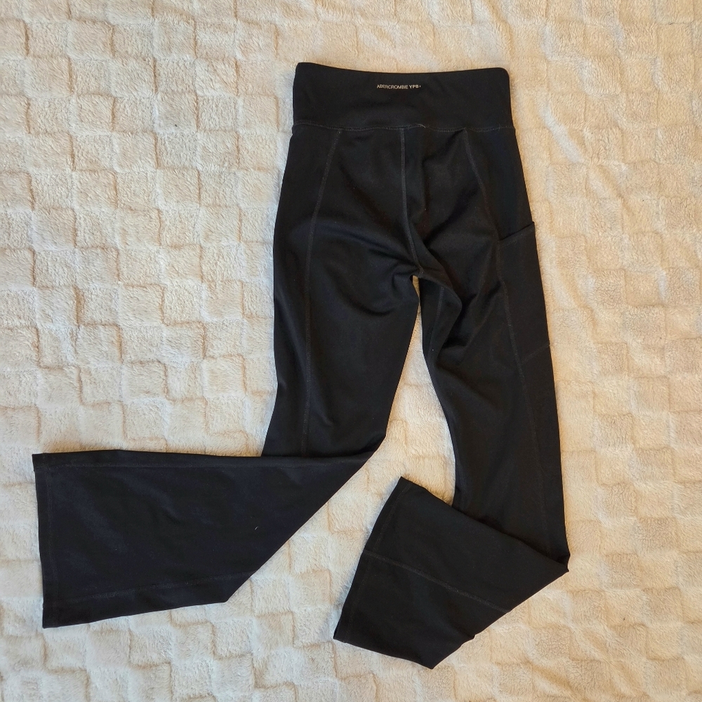 Abercrombie Kids Black Flare Leggings With Pocket Size 13/14 - Picture 2 of 5